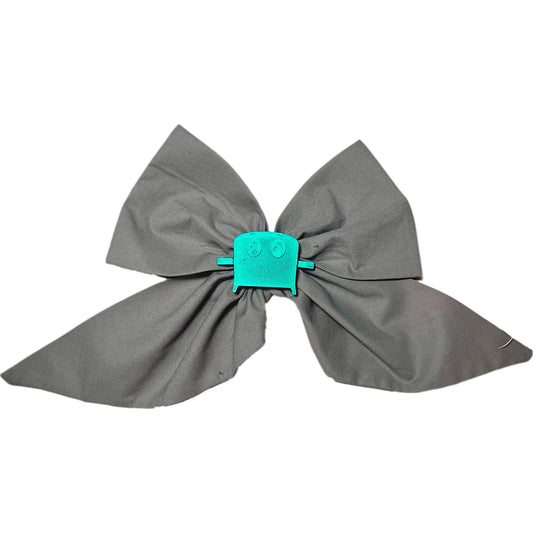 Handmade Gray Fabric Hair Bow with 3D-Printed Brave Little Toaster Charm – Cute Kawaii Hair Accessory for Girls, Teens, and Fun Gift Idea