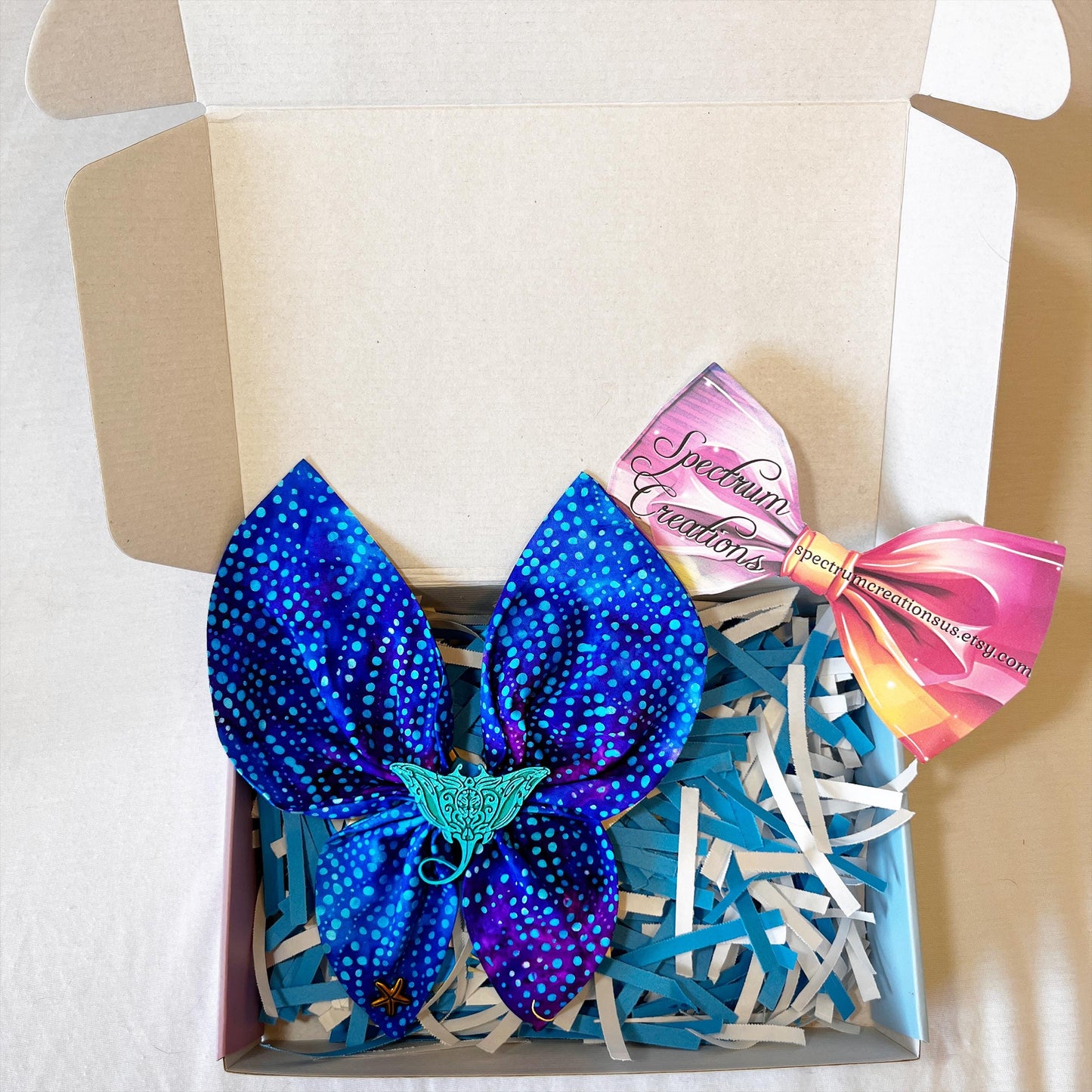 Handmade Manta Ray Hair Bow – Ocean Blue Butterfly Bow with 3D Printed Charm – Nautical Fantasy Accessory for Mermaidcore and Sea Lovers